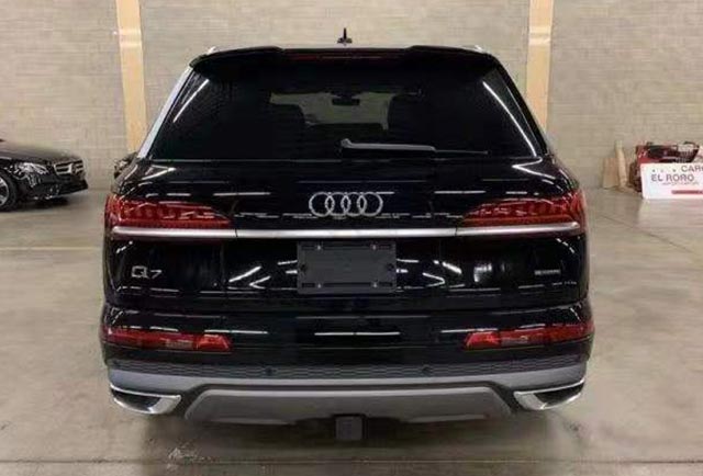 奥迪Q7加版20款 3.0T