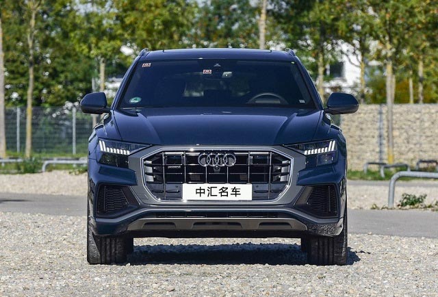 奥迪Q8 22款 3.0T 标准