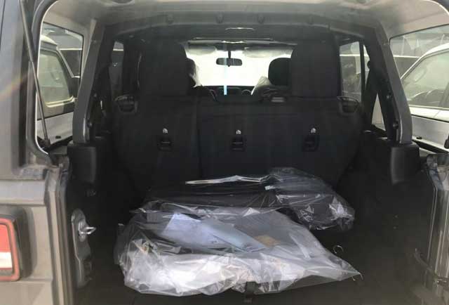  21款牧马人2.0T自动 四门 硬顶 Sport S