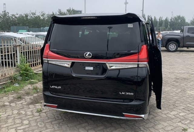  22款 雷克萨斯LM350 七座 亚洲版 3.5L